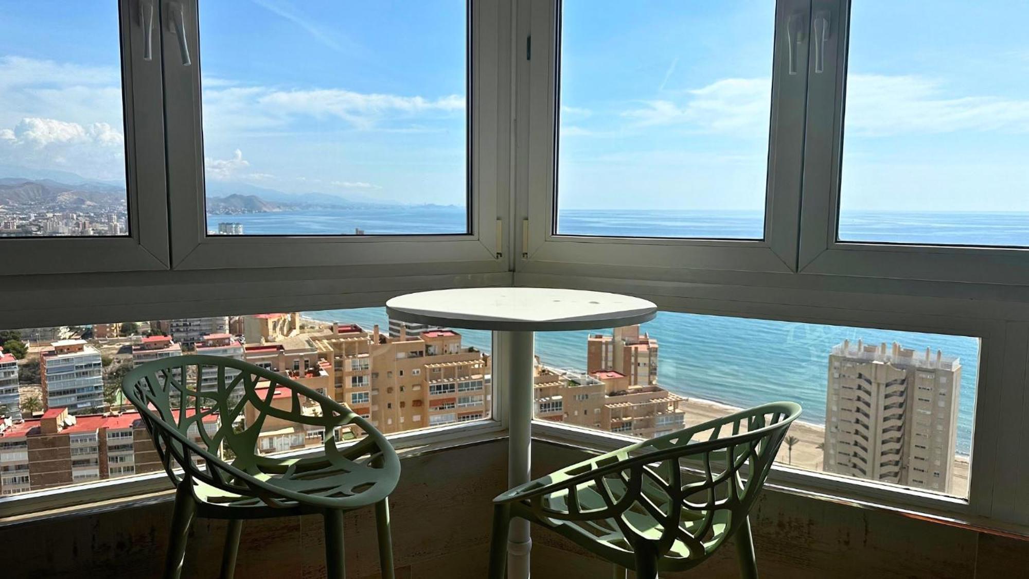 Atico A 50M Del Mar. Parking Gratis. A/C Apartment เอลกัมเปโญ ภายนอก รูปภาพ